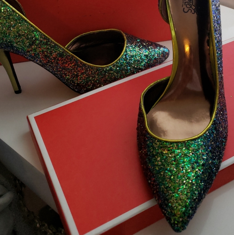 Hot, hot carlos Santana heels!!